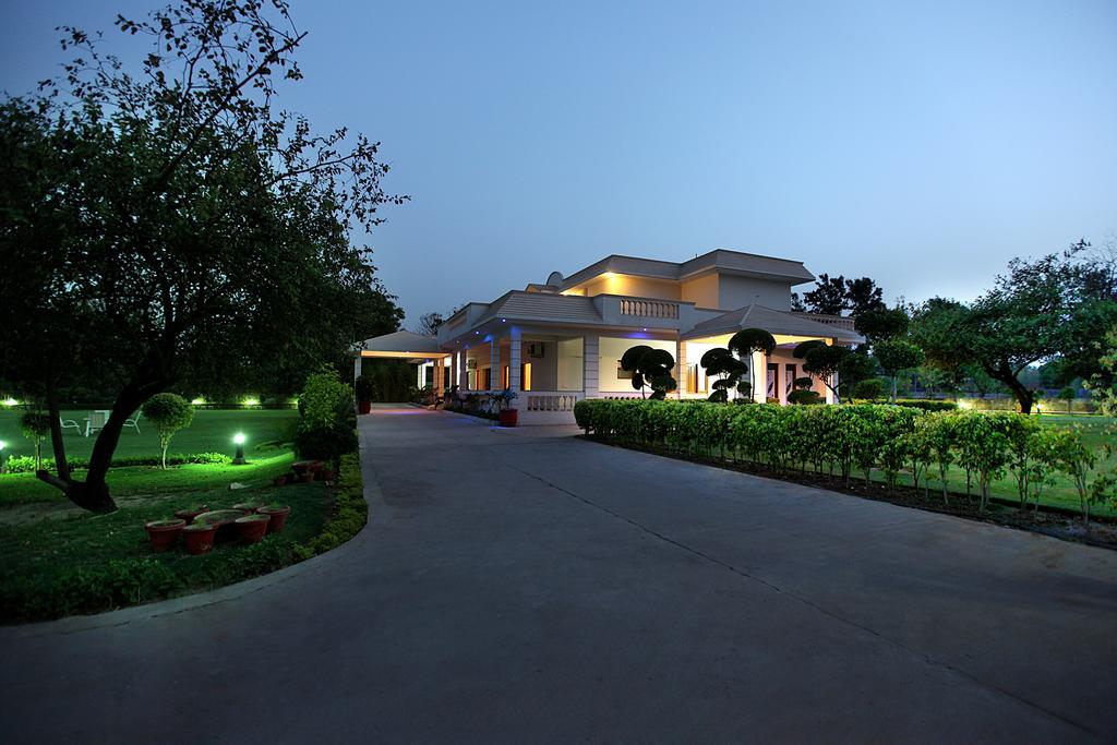 The Awesome Farms & Resorts Gothda Mohbtabad Luaran gambar